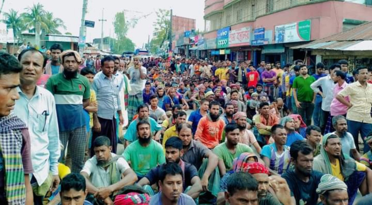 শ্রমিকের ওপর হামলা, প্রতিবাদে বুড়িমারী বন্দরে পণ্য খালাস বন্ধ